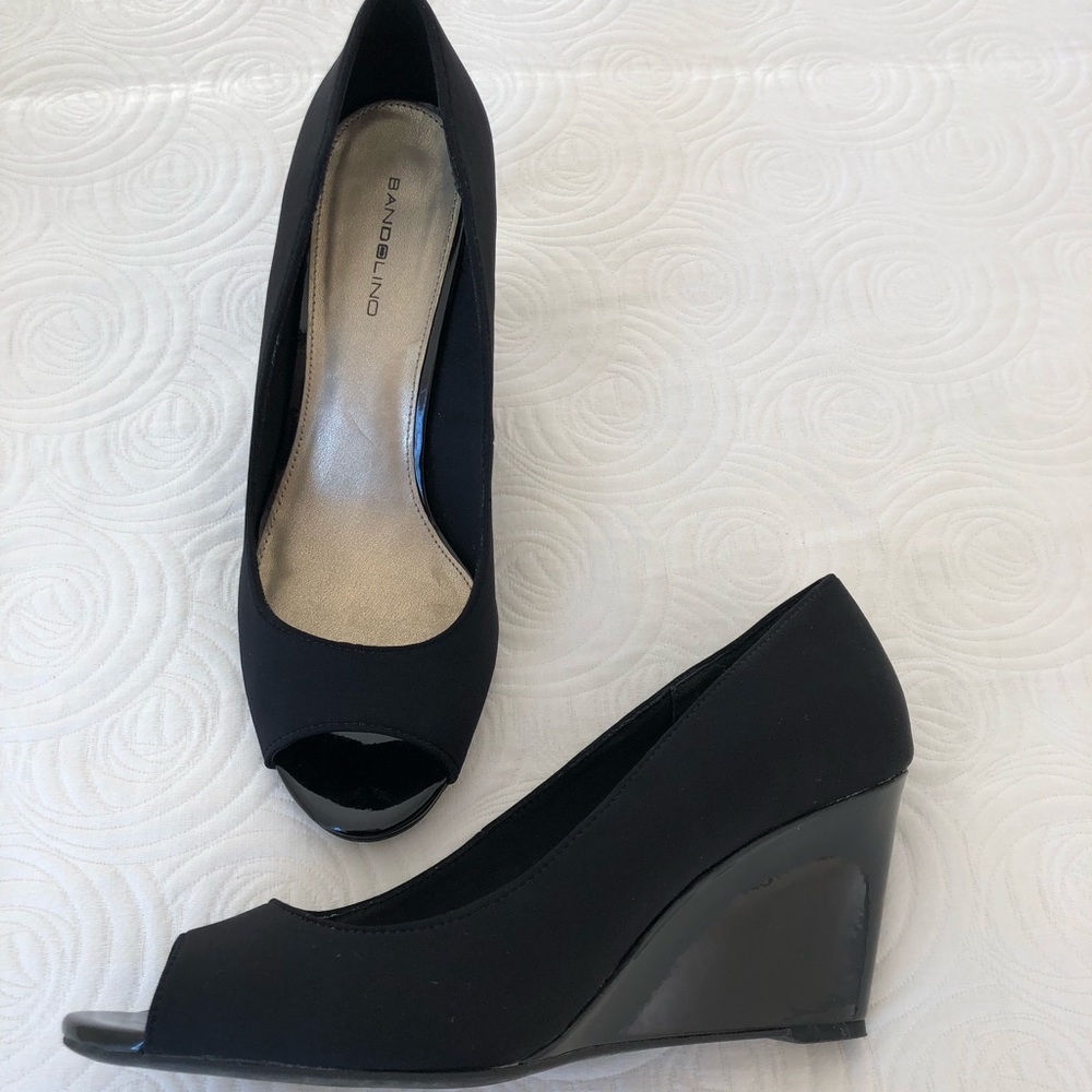 Bandolino Black Open Toe Wedges